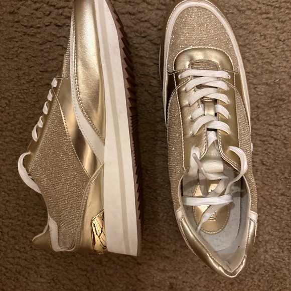 Shoes - Picture 2 of 5